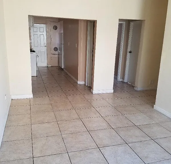 209 Columbia Pl — Photo 1