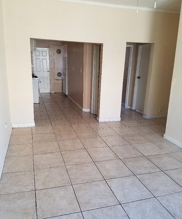 1st image of 209 Columbia Pl