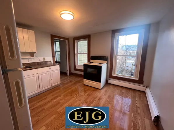 23 S Main St #2, Brattleboro, VT 05301