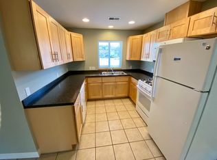 826 Grand Ave NE APT B, Grand Rapids, MI 49503