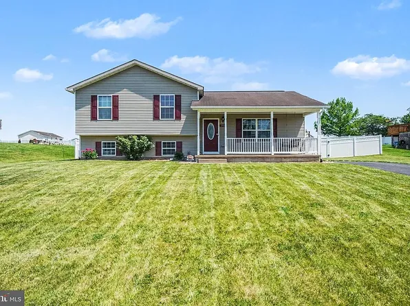 206 Pike Ct, Shippensburg, PA 17257