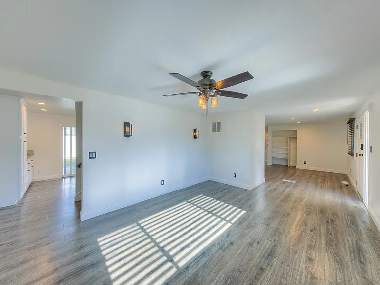 605 Autumn Hills Dr — Photo 13