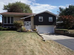 116 Oaklawn Ave, Oswego, IL