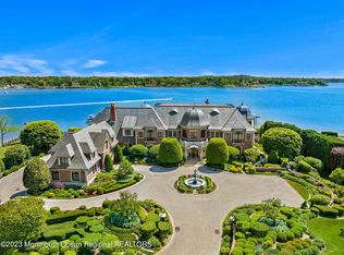 15 Sailors Way, Red Bank, NJ 07701