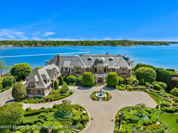 15 Sailors Way, Red Bank, NJ 07701