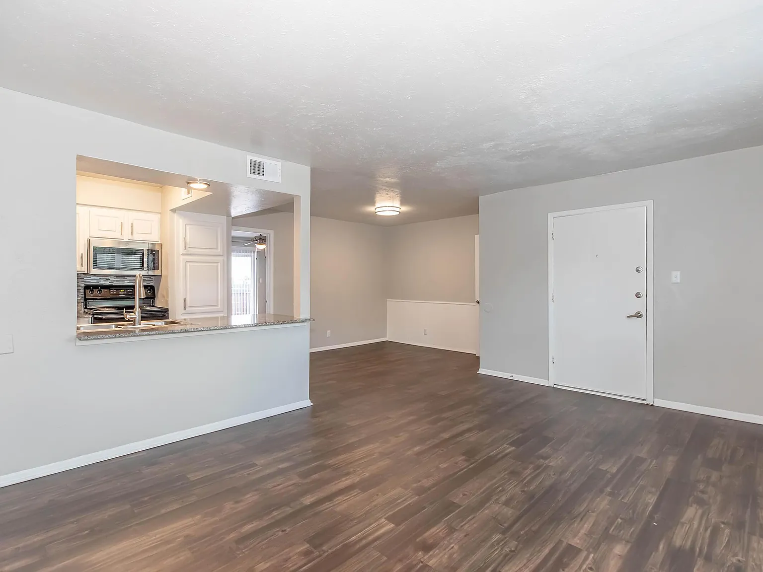N Harwood Rd, North Richland Hills — Photo 3