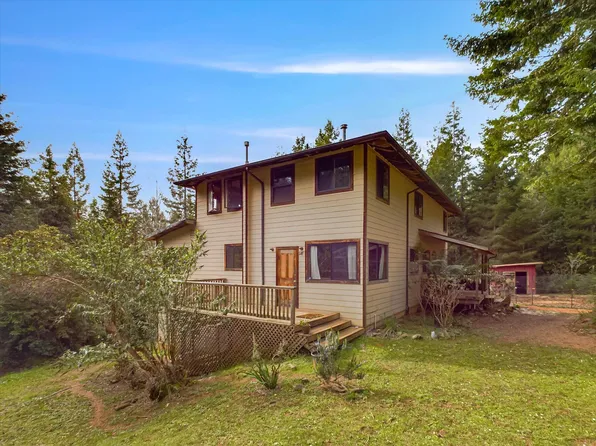 871 Burnt Stump Ln, McKinleyville, CA 95519