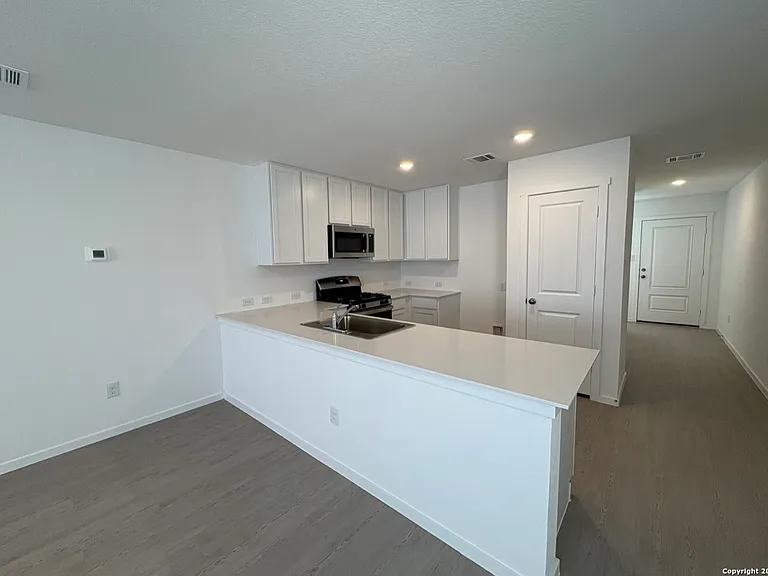 2450 Legend Hl — Photo 5