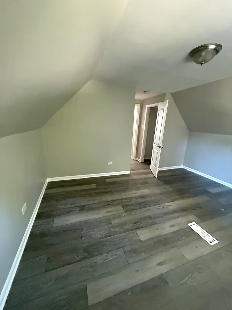 4 bed, 1205 sqft, $2,820 — Photo 4