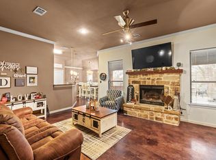 208 Lakeview Cir, Eustace, TX 75124