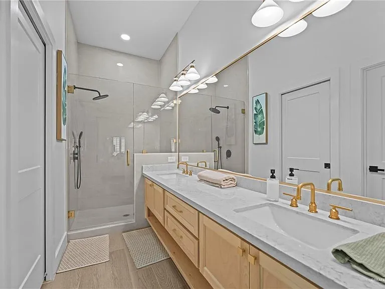 645 Esplanade Cir — Photo 11