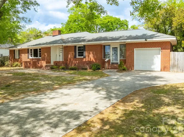 211 E Richland St, Kershaw, SC 29067