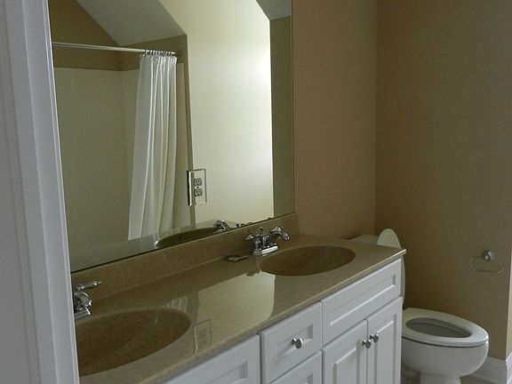 5th image of 4888 Golf Village Dr