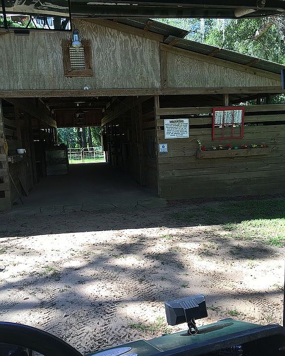 9 STALL BARN 

MORE PICTURES