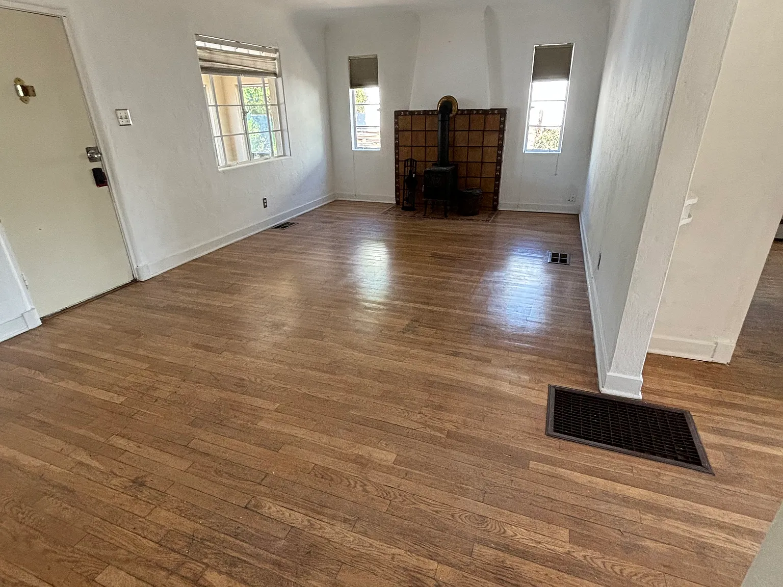 2 bed, 1200 sqft, $1,800 — Photo 4