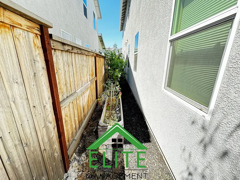 3004 Mulvaney Ave — Photo 38