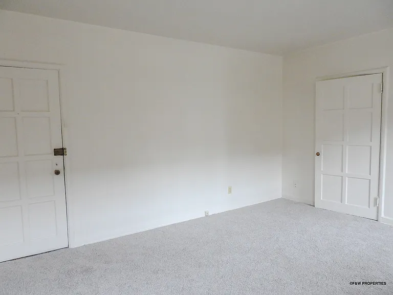 775 E. Broad St — Photo 20