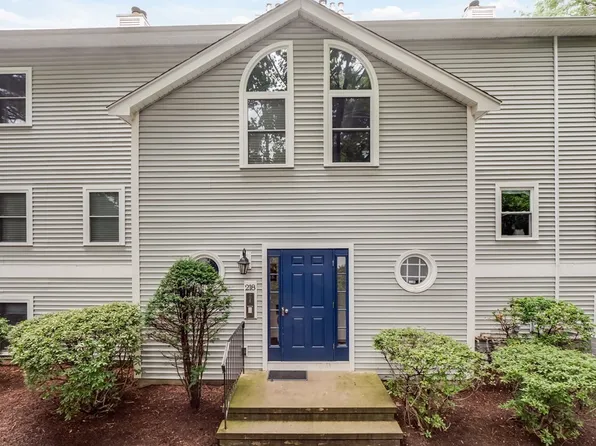218 Florence St APT D, Roslindale, MA 02131