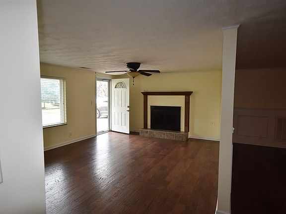 4th image of 541 Highland View Dr