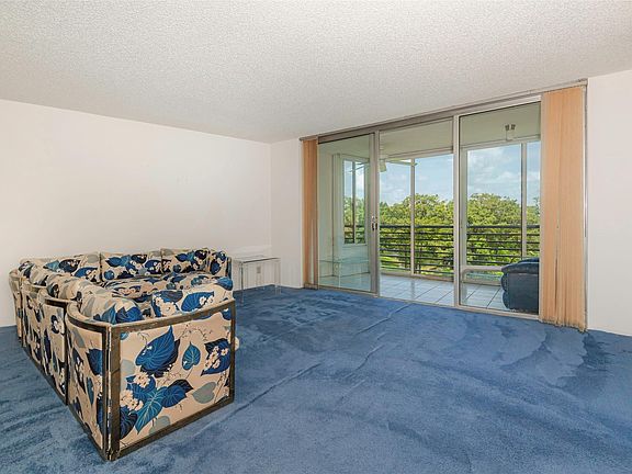 4th image of 625 Oaks Drive #504