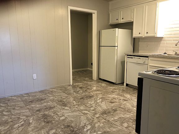 3rd image of 7404 Avenue W APT A