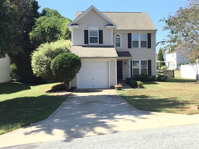1st image of 108 Endicott Ct