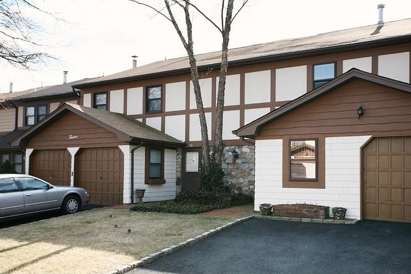 1st image of 12 Cold Harbour Ln
