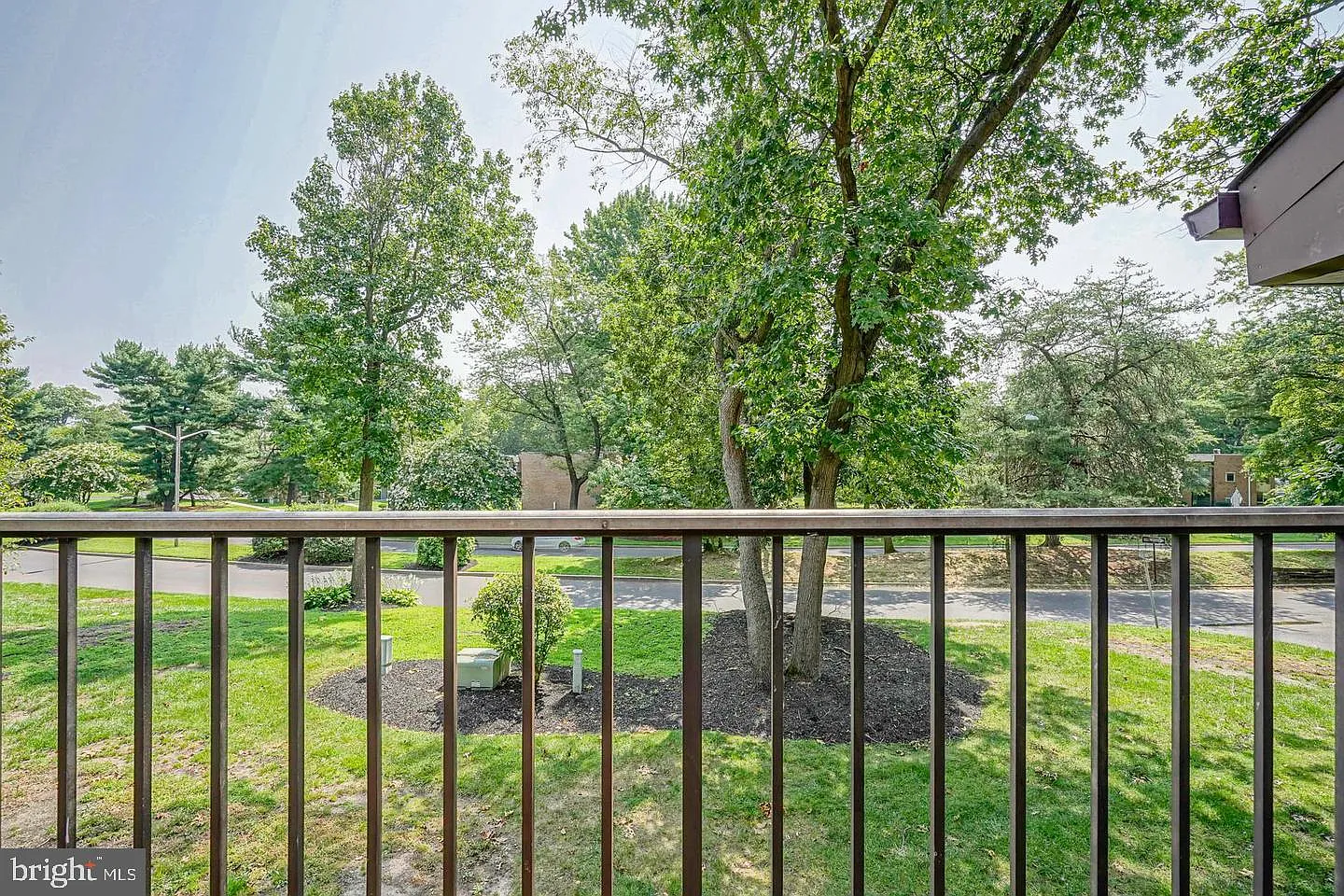 2 bed, 2.0 bath, 1100 sqft, $2,200 — Photo 4