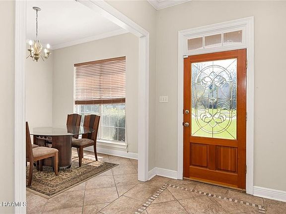4th image of 550 Buttonwillow Ct