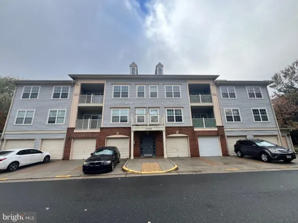 11328 Westbrook Mill Ln Unit 303, Fairfax, VA 22030