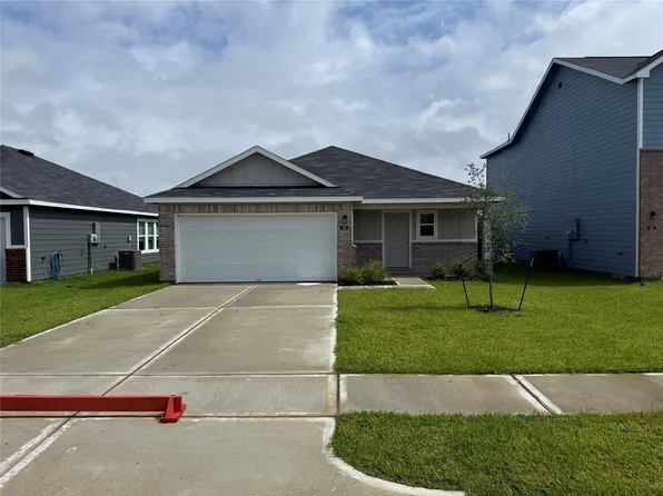 821 Stoney Point Ln, Dayton, TX 77535
