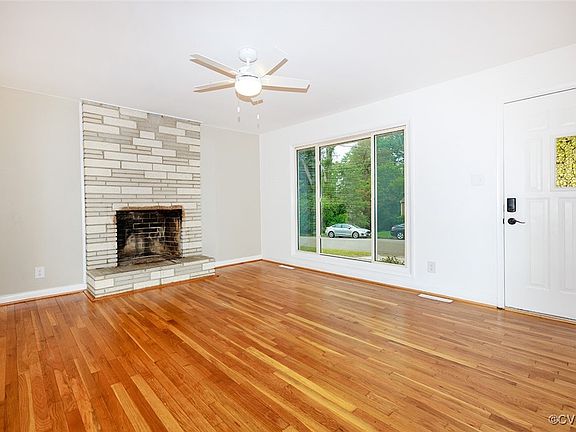 3rd image of 118 Winston Dr