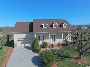 1833 Edward Dr, Sevierville, TN 37876