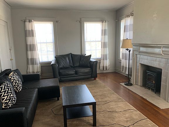 This apartment is actually unfurnished but pic shows staging.