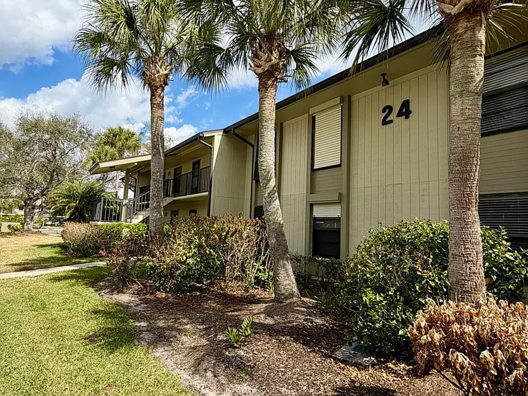 24 Plantation Dr #201 — Photo 28