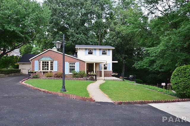 1st image of 113 E Elaine Ave