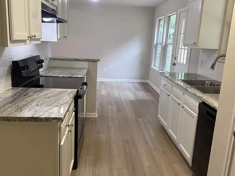 174 E Sunset Dr — Photo 14