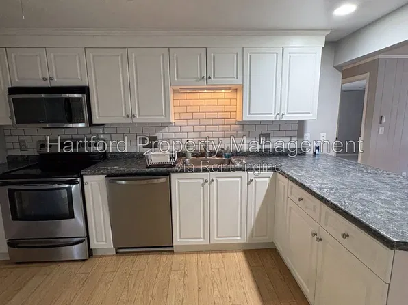3 Philbrick Ln APT 4, Kittery, ME 03904