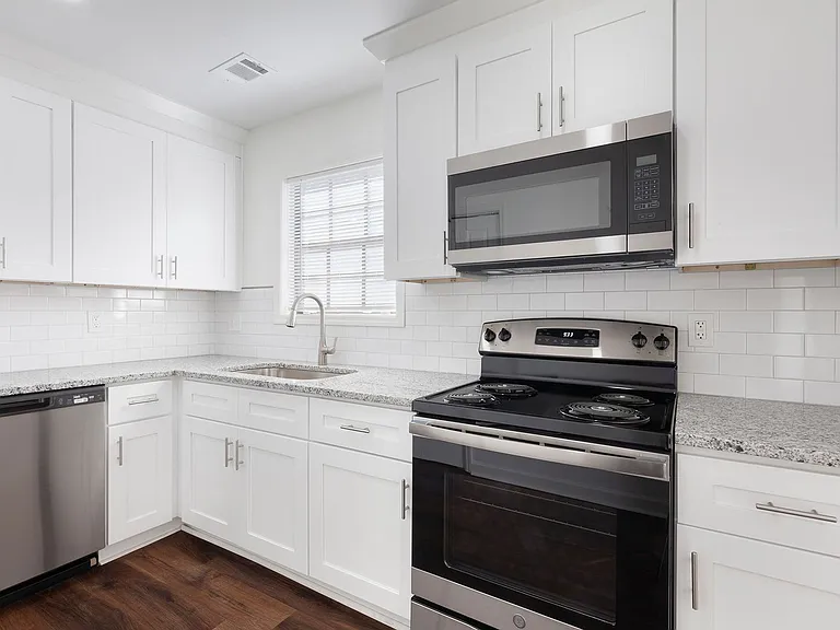 330H Winding River Dr — Photo 6