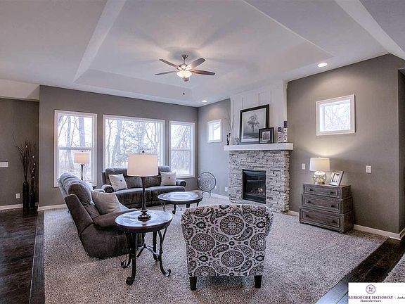 3rd image of 5167 Waterford Avenue Cir
