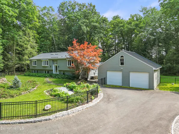 128 Rannapo Rd, Sheffield, MA 01257