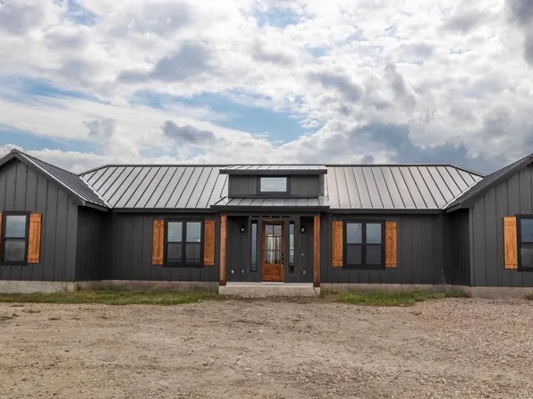 270 county road 303, Calliham, TX 78007