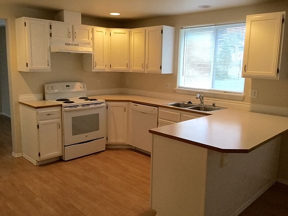 4th image of 7502 81st Pl NE
