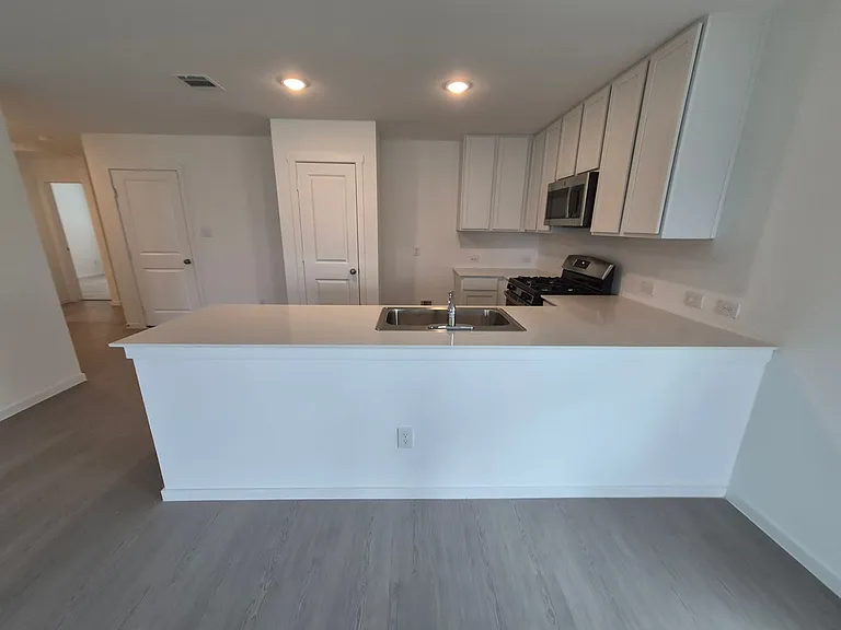 3164 Dispatch Dr — Photo 17