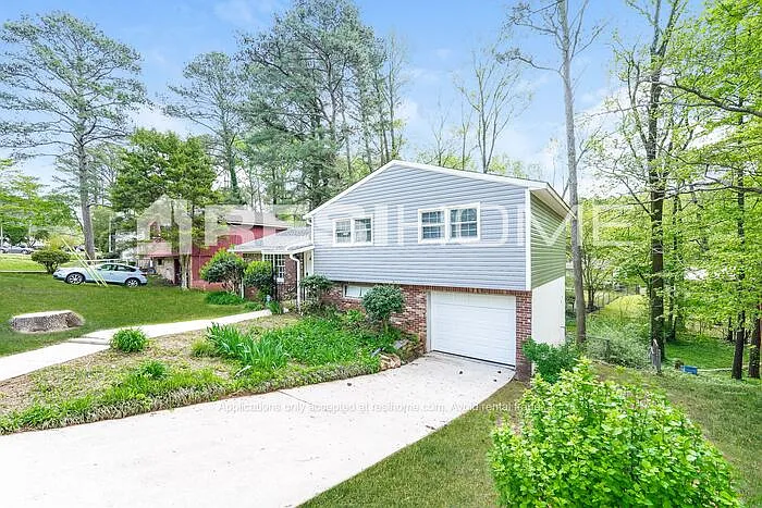 5253 Goldmar Dr — Photo 2