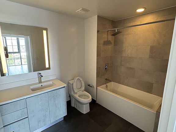 5th image of 2425 NW 2nd Ave #13