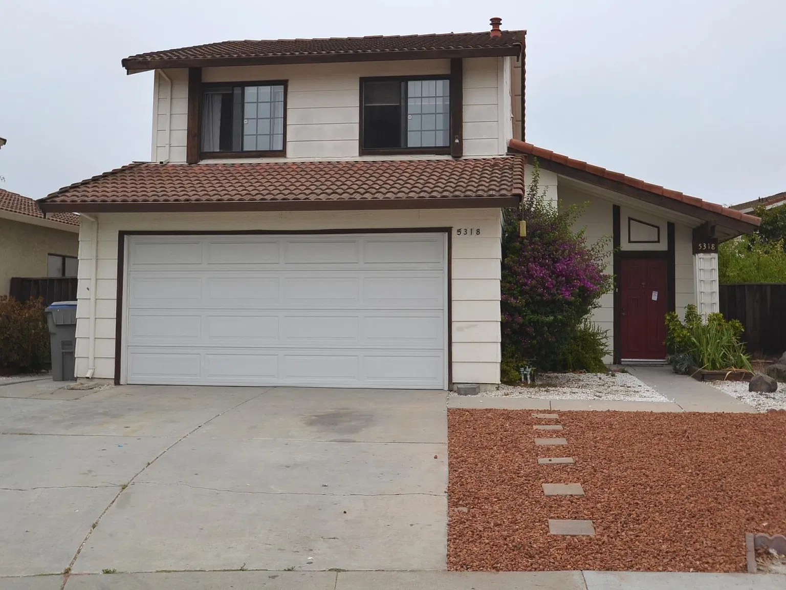 3 bed, 1347 sqft, $4,200 — Photo 1