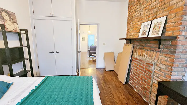 Rented by Compass | media 21