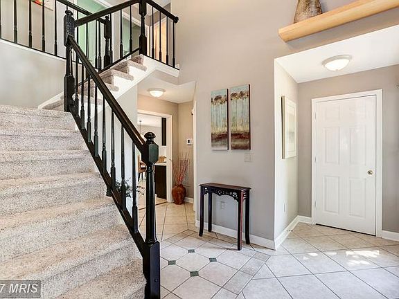 3rd image of 16924 Horn Point Dr