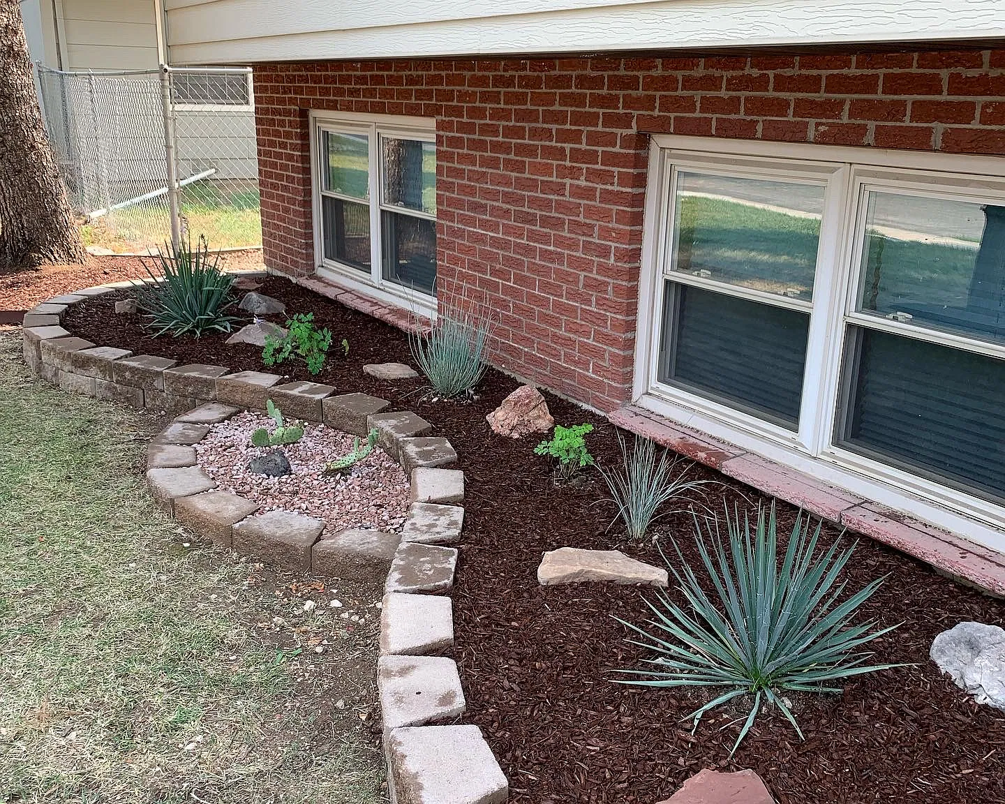 4 bed, 2084 sqft, $2,750 — Photo 2